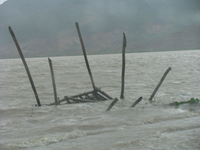 Lũ dữ chia cắt Nam Trung bộ - 1 Lũ dữ chia cắt Nam Trung bộ - 1