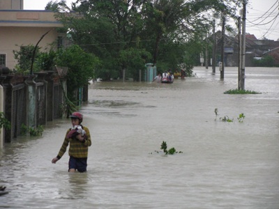 Lũ dữ chia cắt Nam Trung bộ - 3 Lũ dữ chia cắt Nam Trung bộ - 3