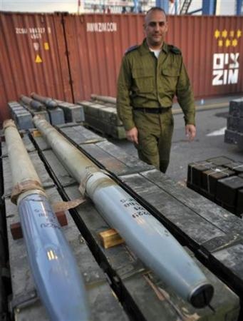 Xem kho vũ khí khổng lồ trên tàu Israel bắt giữ - 9