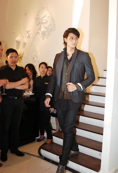 Lan Hương, Thái Hà nổi bật trên sàn catwalk - 5 Lan Hương, Thái Hà nổi bật trên sàn catwalk - 5