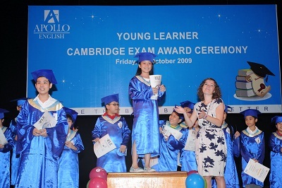 Minh Trang - “Sếp” phó giỏi tiếng Anh  - 1