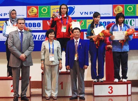 “Điểm 10” cho các cô gái Kick- boxing - 2 “Điểm 10” cho các cô gái Kick- boxing - 2