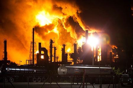 Khi những “vựa dầu” bốc lửa - 7