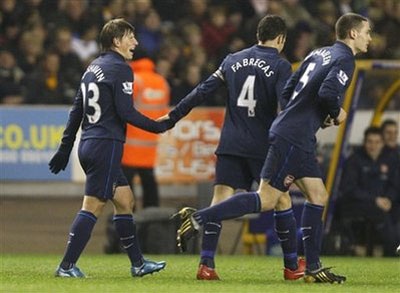 Thắng đậm Wolves, Arsenal chiếm ngôi nhì bảng - 1