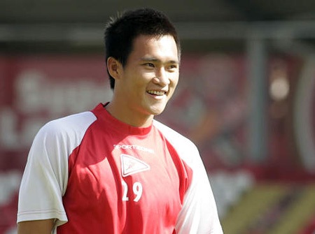 Công Vinh bị loại khỏi danh sách trước trận gặp Nacional - 1