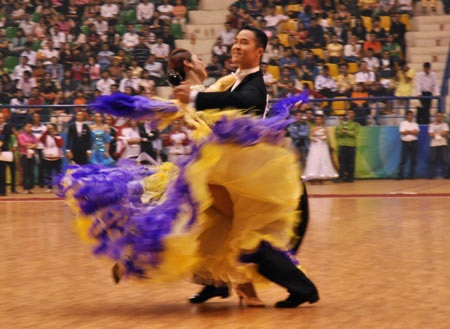Quyến rũ những vũ điệu Dance Sport... - 11 Quyến rũ những vũ điệu Dance Sport... - 11
