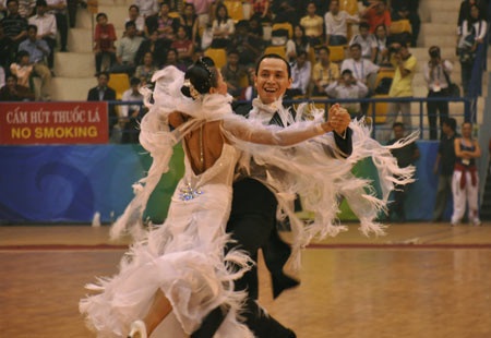 Quyến rũ những vũ điệu Dance Sport... - 2 Quyến rũ những vũ điệu Dance Sport... - 2