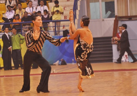 Quyến rũ những vũ điệu Dance Sport... - 13 Quyến rũ những vũ điệu Dance Sport... - 13