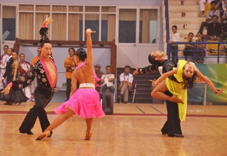 Quyến rũ những vũ điệu Dance Sport... - 12 Quyến rũ những vũ điệu Dance Sport... - 12