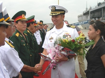Hai tàu Hải quân Hoa Kỳ thăm Đà Nẵng - 2 Hai tàu Hải quân Hoa Kỳ thăm Đà Nẵng - 2