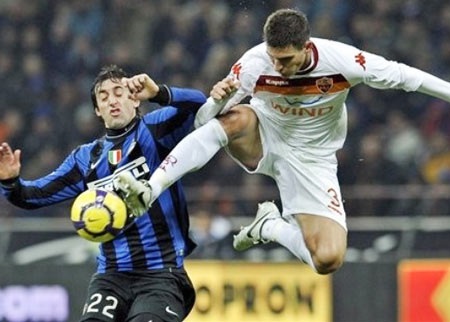 AS Roma suýt cho Inter Milan “ngậm trái đắng” - 1