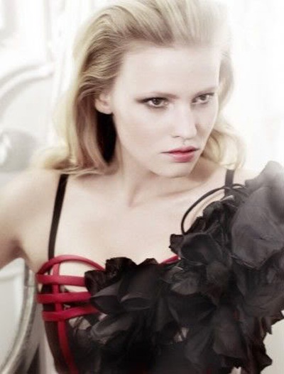Lara Stone kiêu sa, đài các trên Vogue - 7 Lara Stone kiêu sa, đài các trên Vogue - 7
