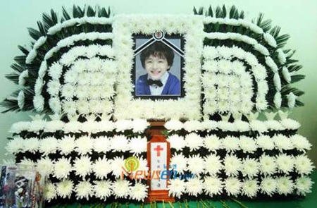 Con trai 7 tuổi của diễn viên Lee Kwan Ki qua đời  - 2