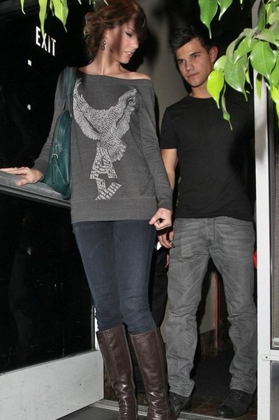 Taylor Lautner ngượng ngùng khi nói chuyện tình cảm - 2 Taylor Lautner ngượng ngùng khi nói chuyện tình cảm - 2