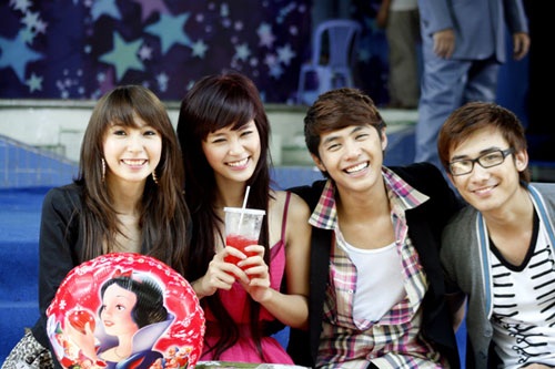 Khổng Tú Quỳnh đã “yêu” danh hài Hoài Linh từ lâu  - 8