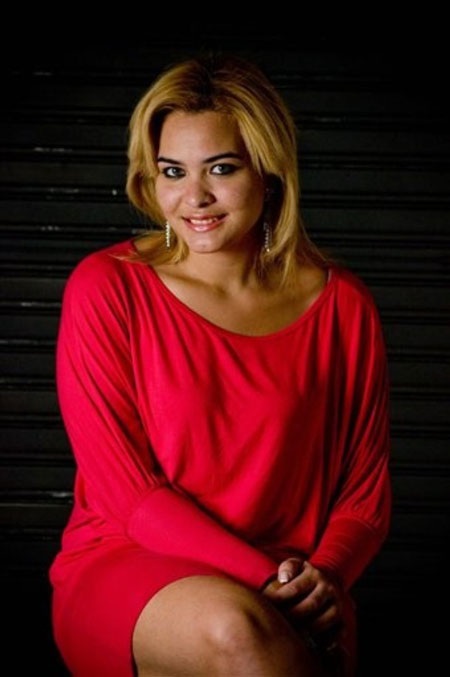 Sinh viên bị đuổi học vì váy ngắn đã được trở lại trường - 1