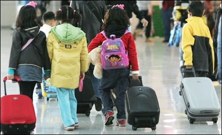 Hàn Quốc: Du học nước ngoài “giảm nhiệt” - 1 Hàn Quốc: Du học nước ngoài “giảm nhiệt” - 1