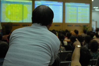 Vn-Index chinh phục ngưỡng 550 bất thành - 1