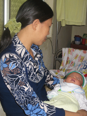 Nghi can vụ dùng kim khâu lốp sát hại trẻ sơ sinh thừa nhận hành vi - 2 Nghi can vụ dùng kim khâu lốp sát hại trẻ sơ sinh thừa nhận hành vi - 2