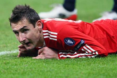 Tiền đạo của Bayern bị cách li vì cúm A/H1N1 - 1