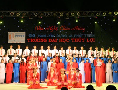 Đêm hội của sinh viên Thủy lợi - 8 Đêm hội của sinh viên Thủy lợi - 8