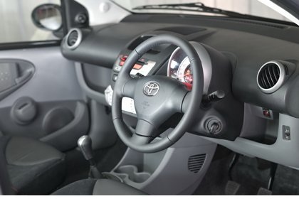 Toyota Aygo Platinum ra mắt tại Anh - 5 Toyota Aygo Platinum ra mắt tại Anh - 5