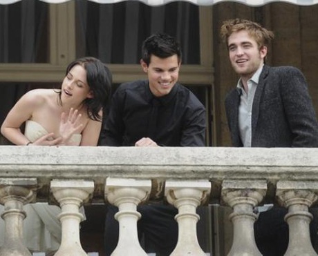 Dàn “sao” <i>Trăng non</i> bận rộn đi tuyên truyền phim - 4