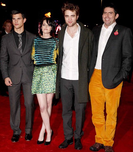 Dàn “sao” <i>Trăng non</i> bận rộn đi tuyên truyền phim - 6