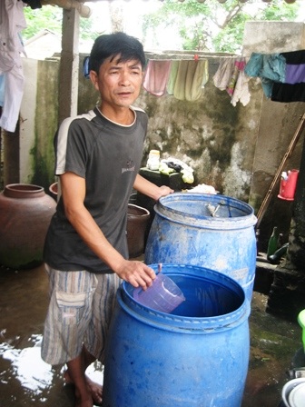 Vo gạo, rửa mặt, rửa rau bằng nửa chậu nước - 1