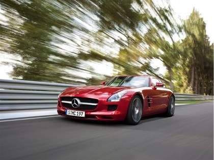 Mercedes-Benz công bố giá xe SLS AMG - 2