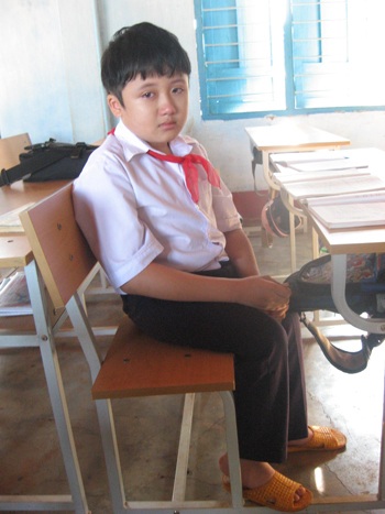 Nể phục cậu bé “đụng vào là gãy xương” - 1 Nể phục cậu bé “đụng vào là gãy xương” - 1