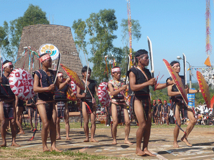 “Thót tim” xem lễ đâm trâu  - 3