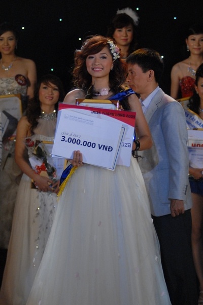 “Vẻ đẹp Phương Đông” đăng quang Hoa khôi sinh viên Hà Nội - 3