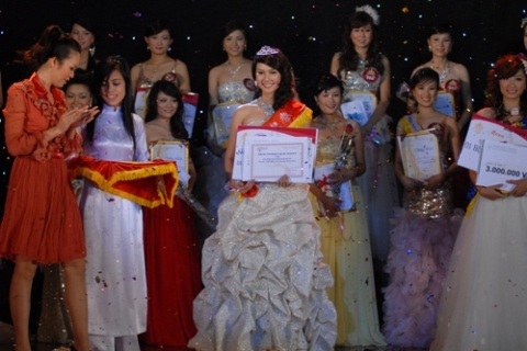 “Vẻ đẹp Phương Đông” đăng quang Hoa khôi sinh viên Hà Nội - 1