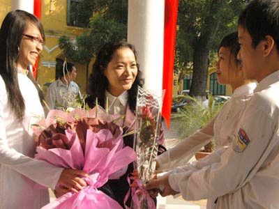 Những “hạt cát” làm “bụi” giảng đường - 1 Những “hạt cát” làm “bụi” giảng đường - 1