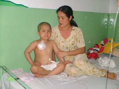 “Con còn một mắt nhưng con tô đẹp phải không mẹ?” - 1 “Con còn một mắt nhưng con tô đẹp phải không mẹ?” - 1