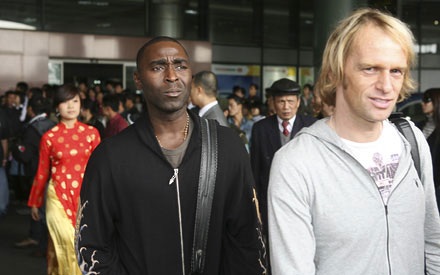 McManaman và Andy Cole đã có mặt tại Hà Nội - 2