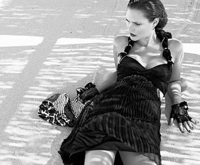 “Bắt gặp” Catherine McNeil trong quảng cáo Louis Vuitton - 4 “Bắt gặp” Catherine McNeil trong quảng cáo Louis Vuitton - 4
