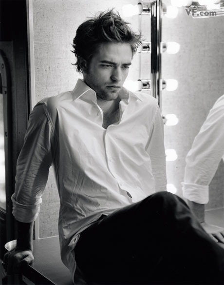 Ảnh đẹp mê hồn của “ma cà rồng” Robert Pattinson - 4 Ảnh đẹp mê hồn của “ma cà rồng” Robert Pattinson - 4