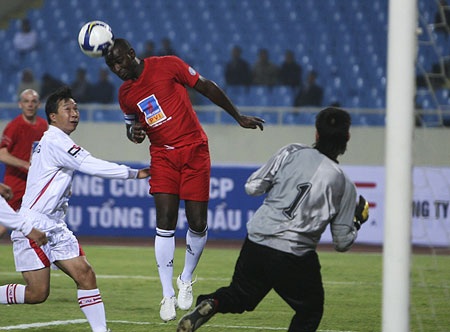 Cựu ngôi sao MU vượt qua cựu ngôi sao Việt Nam - 3