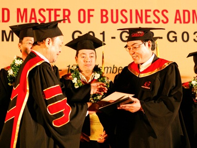 Thêm 135 Thạc sĩ Quản trị Kinh doanh Quốc tế ra trường - 1 Thêm 135 Thạc sĩ Quản trị Kinh doanh Quốc tế ra trường - 1