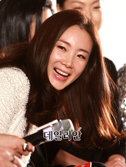 Choi Ji Woo đánh lộn với bạn diễn? - 10