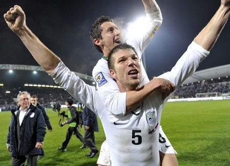 Hạ “gấu Nga”, Slovenia tới World Cup cùng Hy Lạp - 1 Hạ “gấu Nga”, Slovenia tới World Cup cùng Hy Lạp - 1