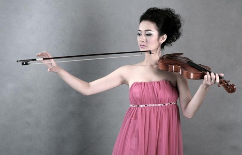 Bảo Kỳ lại vào vai “kiều nữ” được săn đón - 2 Bảo Kỳ lại vào vai “kiều nữ” được săn đón - 2