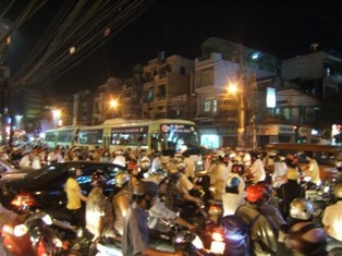 Vận động toàn dân chống... kẹt xe - 1