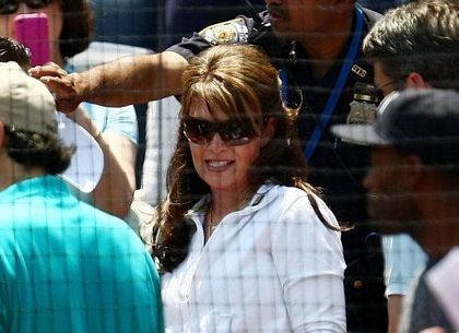 Sarah Palin "biến hóa" với các kiểu tóc - 12 Sarah Palin "biến hóa" với các kiểu tóc - 12