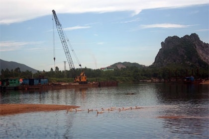 Hang ngầm Karst lại “nuốt chửng” tiền tỷ - 2 Hang ngầm Karst lại “nuốt chửng” tiền tỷ - 2