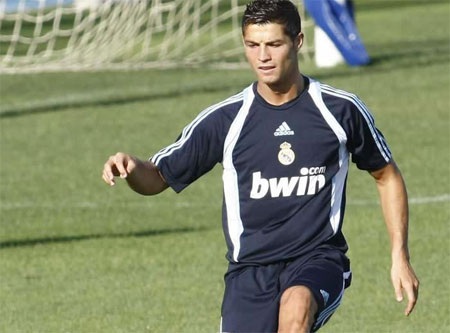 C. Ronaldo sẽ ra sân ở trận “Siêu kinh điển” - 1