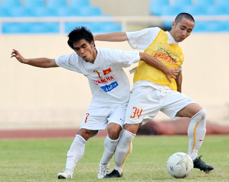 HLV Calisto mang 22 cầu thủ đến SEA Games 25 - 1 HLV Calisto mang 22 cầu thủ đến SEA Games 25 - 1