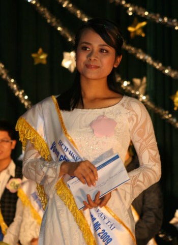 Hai gương mặt sinh viên Giao thông thanh lịch nhất 2009 - 5 Hai gương mặt sinh viên Giao thông thanh lịch nhất 2009 - 5
